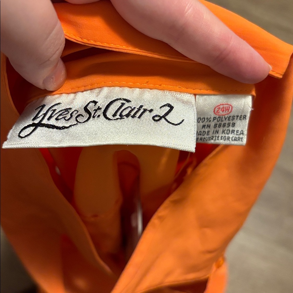nwt women’s orange short sleeve button down dress shirt - Picture 2 of 3